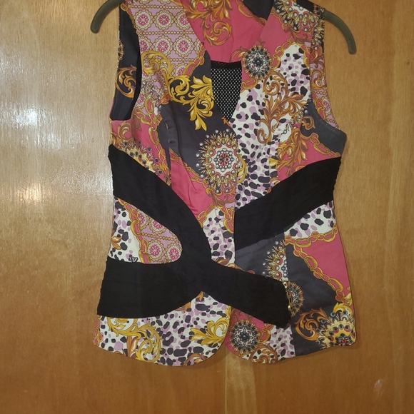 Beautiful printed vest - Picture 1 of 7